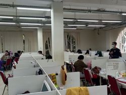 Pekerja Pinjol Kerja Hampir 11 Jam Per Hari, Gaji Cuma Rp 1,4 Juta