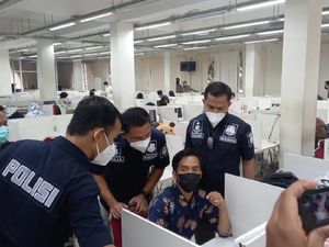 Pinjol-pinjol Rontok Digerebek Polisi Setelah Muncul Arahan Jokowi