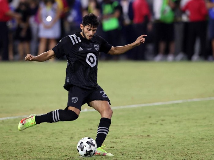 LOS ANGELES, CALIFORNIA - AUGUST 25: Ricardo Pepi #24 of the MLS All-Stars scores in the shootout win against the Liga MX All-Stars during the 2021 MLS All-Star game at Banc of California Stadium on August 25, 2021 in Los Angeles, California.   Ronald Martinez/Getty Images/AFP (Photo by RONALD MARTINEZ / GETTY IMAGES NORTH AMERICA / Getty Images via AFP)