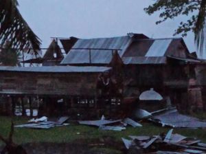 Belasan Rumah Warga di Polman Rusak Diterjang Angin Puting Beliung