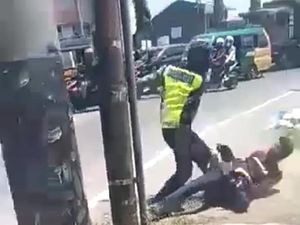 Ini Video Viral Oknum Polantas Sumut yang Bogem Warga Ini Video Viral Oknum Polantas Sumut yang Bogem Warga