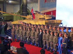 Tentara Korut Berseragam Biru Ketat Hebohkan Netizen