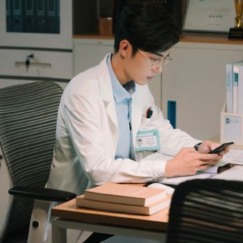 Xiao Zhan dalam The Oath of Love.