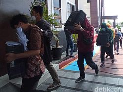 Melacak Sosok Bos Pinjol Ilegal Sleman yang Digerebek Polda Jabar