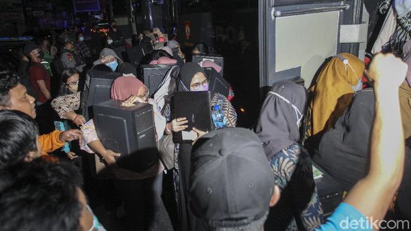 Begini Detik-detik Polisi Gerebek Kantor Pinjol Ilegal di Sleman