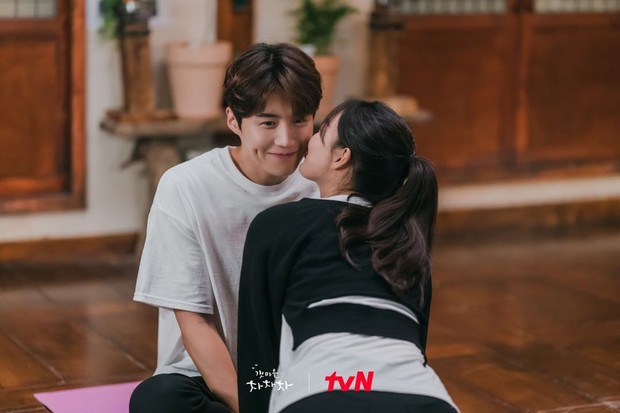 Hometown Cha Cha Cha mengajarkan kita untuk mengenal keadaan mental kita dan berani terapi ke psikolog/Foto: instagram.com/tvn_drama Hometown Cha Cha Cha mengajarkan kita untuk mengenal keadaan mental kita dan berani terapi ke psikolog