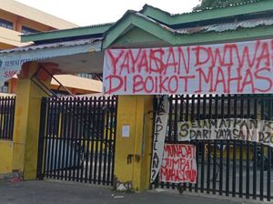 Mahasiswa Segel Kampus Usai Izin Institut Teknologi Medan Dicabut Nadiem Mahasiswa Segel Kampus Usai Izin Institut Teknologi Medan Dicabut Nadiem
