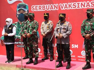 Panglima TNI-Kapolri Puji Kekompakan Forkopimda Jatim saat Tinjau Vaksinasi Panglima TNI-Kapolri Puji Kekompakan Forkopimda Jatim saat Tinjau Vaksinasi