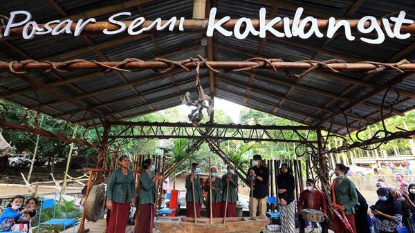 Kerja Keras Menggenjot Ekonomi Desa Wisata Kaki Langit