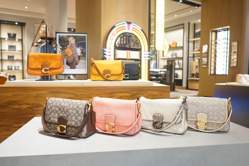 Koleksi Coach di Senayan City