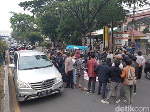 Mahasiswa Desak Oknum Polisi Smackdown Pendemo Dipecat!