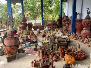 Merchandise Adalah: Pengertian, Fungsi, Contoh, dan Jenisnya