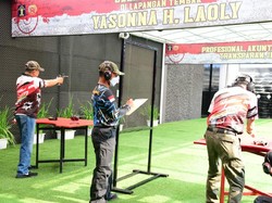 Bamsoet Juara III Kejuaraan Menembak Menkumham Cup 2021