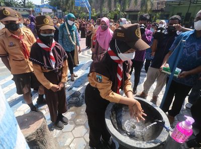 Pelajar SD di Kediri Peringati Hari Cuci Tangan Sedunia