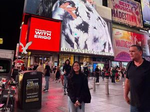 Momen Liburan Rachel Vennya di Amerika dari Times Square sampai Disneyland Momen Liburan Rachel Vennya di Amerika dari Times Square sampai Disneyland