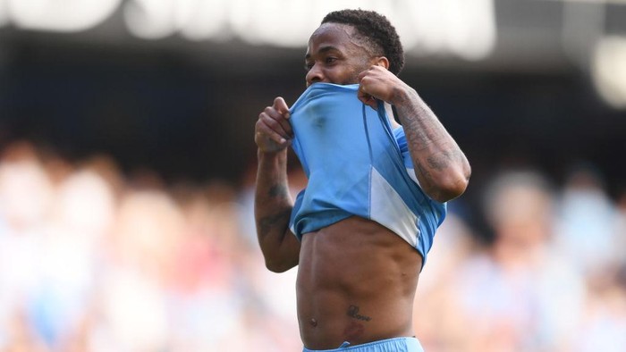 MANCHESTER, ENGLAND - SEPTEMBER 18: Raheem Sterling of Manchester City reacts during the Premier League match between Manchester City and Southampton at Etihad Stadium on September 18, 2021 in Manchester, England. (Photo by Laurence Griffiths/Getty Images)