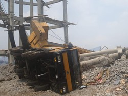 Jadi Tersangka, Begini Kondisi Operator Crane Roboh Timpa Rumah di Depok