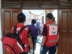 Crane Roboh Timpa 2 Rumah di Pancoran Mas Depok, 3 Orang Terluka