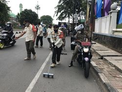 Satpol PP DKI Gelar Operasi Ranjau Paku, Ini Titik Lokasi Rawannya