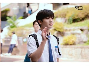 Transformasi Kim Yo Han Jadi Anak Sekolahan di School 2021 Transformasi Kim Yo Han Jadi Anak Sekolahan di School 2021