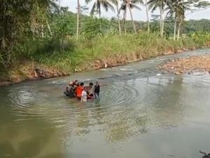 Sejumlah Siswa MTs di Ciamis Tenggelam Saat Susur Sungai