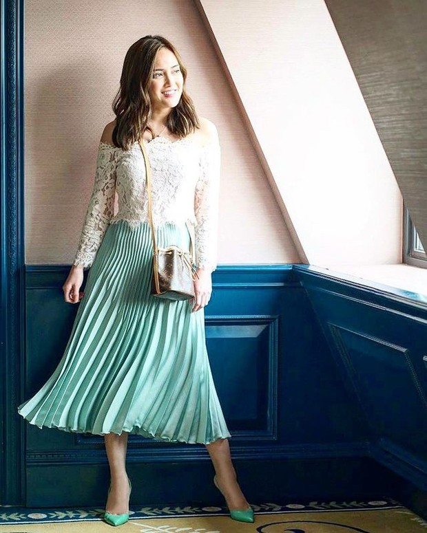 Shandy Aulia dengan Tas Louis Vuitton