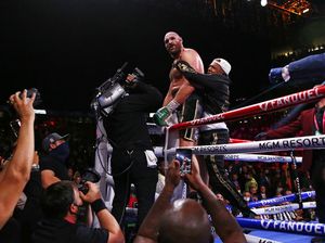 Tyson Fury, Antara Manchester dan Muhammad Ali Tyson Fury, Antara Manchester dan Muhammad Ali
