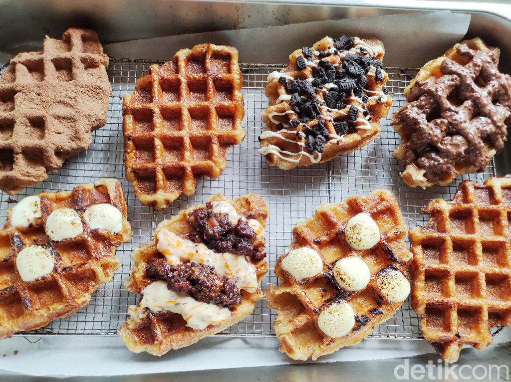 Ada Croffle dengan 9 Topping dan Isian yang Lembut Lumer di Sini Ada Croffle dengan 9 Topping dan Isian yang Lembut Lumer di Sini