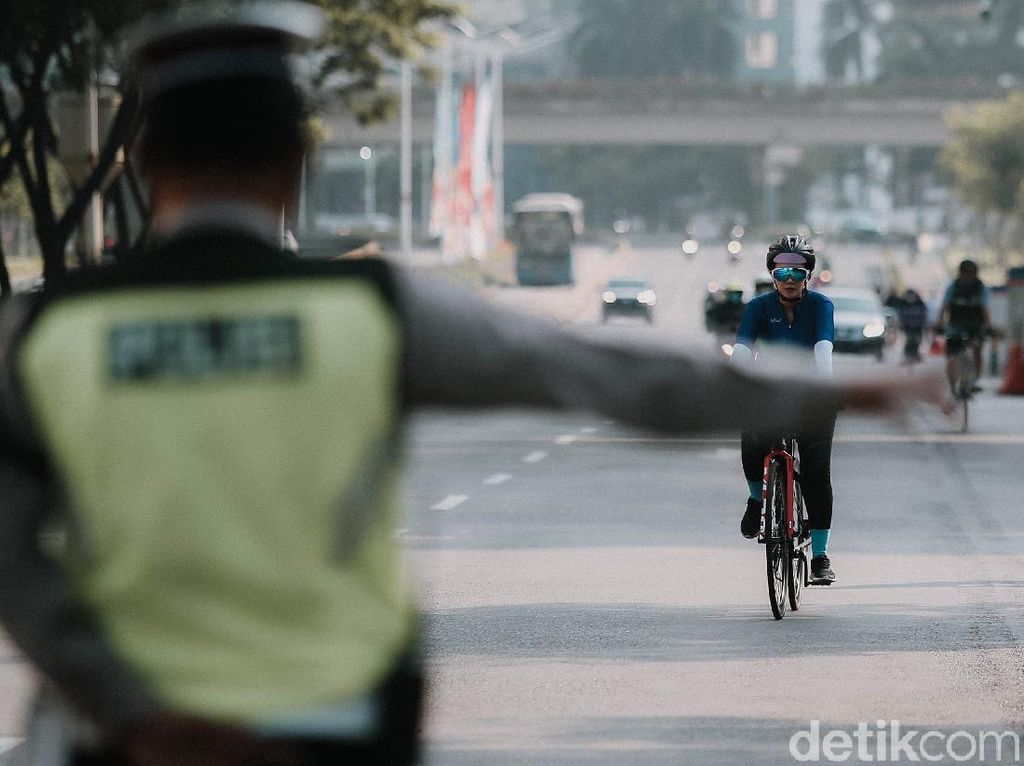 Polda Metro: Road Bikers Cekcok dengan Polisi Keluar Jalur Sepeda Polda Metro: Road Bikers Cekcok dengan Polisi Keluar Jalur Sepeda