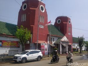 Melihat Lebih Dekat Gaya Arsitektur Menara Kembar Kuno di Pekalongan