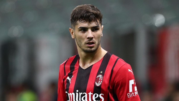 MILAN, ITALY - SEPTEMBER 22: Brahim Diaz of AC Milan looks on during the Serie A match between AC Milan and Venezia FC at Stadio Giuseppe Meazza on September 22, 2021 in Milan, Italy. (Photo by Marco Luzzani/Getty Images)