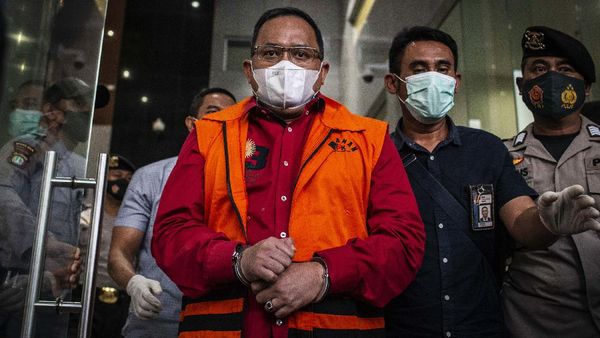 Bupati Musi Banyuasin Dodi Alex Noerdin Berompi Tahanan KPK