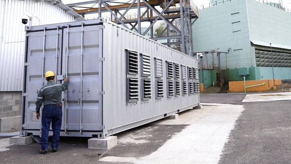 Ini Loh, Server Raksasa Pencetak Uang Bitcoin di El Salvador