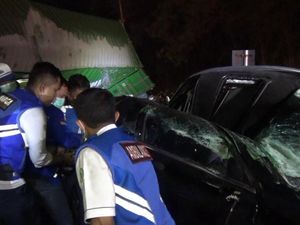 Evakuasi Alot Kecelakaan Maut di Tol Cipularang Evakuasi Alot Kecelakaan Maut di Tol Cipularang