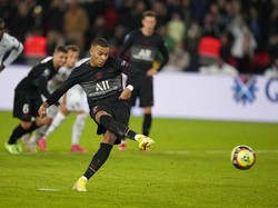 Paris Saint-Germain dari Liga Prancis berada di daftar selanjutnya dengan penalti per 305 menit. (Foto: AP/Francois Mori)