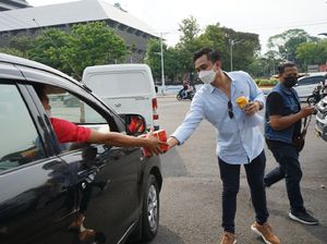 Syukuran Usai Nikah, Lutfi Agizal Bagikan 20 Ribu Paket Makanan Syukuran Usai Nikah, Lutfi Agizal Bagikan 20 Ribu Paket Makanan