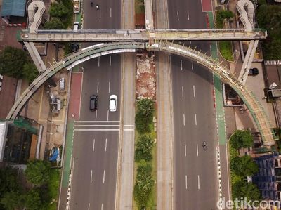Melihat Pembangunan JPO Kapal Pinisi dari Udara