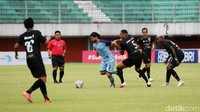 Dalam pertandingan ini, dua gol Persela Lamongan dicetak oleh Birrul Walidain dan Jabar Sharza.