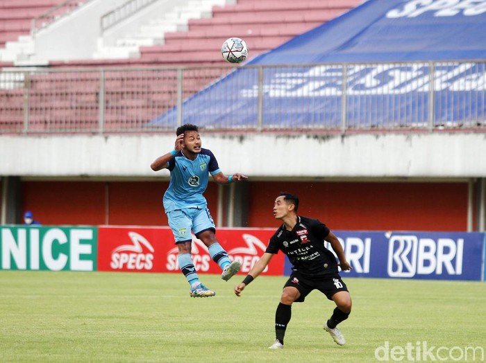 Persela Lamongan dan Madura United saling berbagi poin. Laga di pekan ketujuh BRI Liga 1 2021 ini berakhir imbang 2-2.