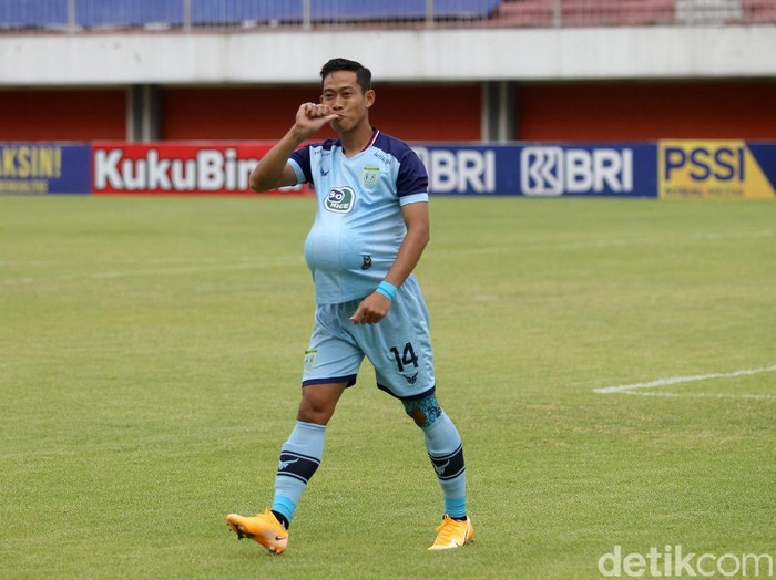 Persela Lamongan dan Madura United saling berbagi poin. Laga di pekan ketujuh BRI Liga 1 2021 ini berakhir imbang 2-2.