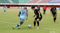Persela Lamongan dan Madura United bertanding di Stadion Maguwoharjo, Sabtu (16/10/2021).