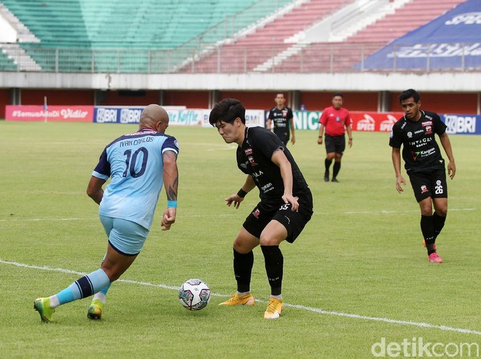 Persela Lamongan dan Madura United saling berbagi poin. Laga di pekan ketujuh BRI Liga 1 2021 ini berakhir imbang 2-2.