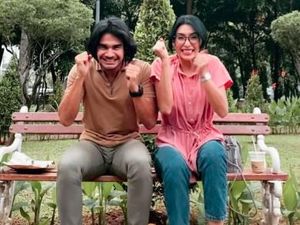 Demi Bangun Chemistry, Tengku Tezi Rela Mandi dan Tidur Bareng Anjing Demi Bangun Chemistry, Tengku Tezi Rela Mandi dan Tidur Bareng Anjing