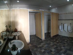 Penampakan Toilet Standar Bintang 5 di Pantai Kuta, Bali