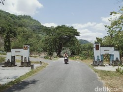 Melihat Tugu Tapal Batas Kasunanan Surakarta-Kasultanan Yogyakarta