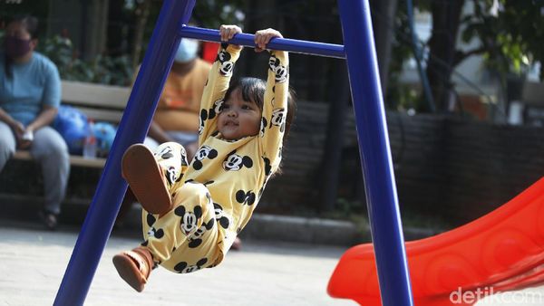 Akhir Pekan, Ruang Terbuka di Bekasi Ramai Didatangi Anak-anak