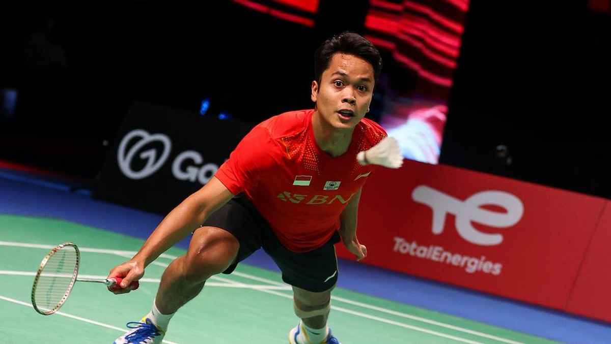 Anthony Ginting menang di laga pertama. Foto: Badminton Photo/Yohan Nonotte