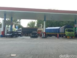 Mobilitas Warga Menigkat, Solar di Parepare Langka