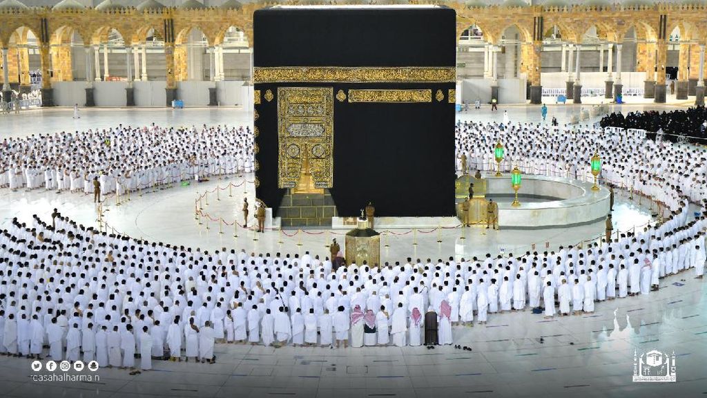 Arab Saudi Longgarkan Prokes, Salat di Masjidil Haram Bisa Rapat Lagi Arab Saudi Longgarkan Prokes, Salat di Masjidil Haram Bisa Rapat Lagi