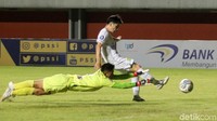 Tim asuhan Aji Santoso berhasil membalikan keadaan dengan berbalik unggul. Taisei Marukawa lewat tendangannya yang memanfaatkan bola muntah membawa Persebaya unggul 2-1 pada menit ke-69.